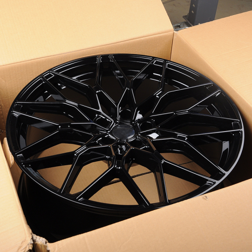 KoKo Kuture 0292 8.5x20/5x120 D72.6 ET25 Gloss Black (передняя ось)