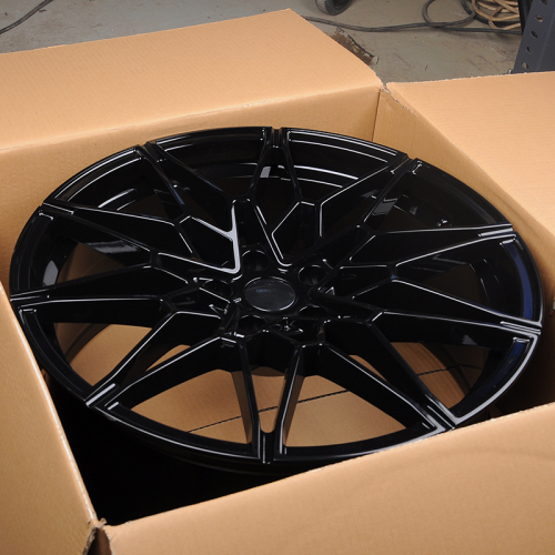 KoKo Kuture 0293 8.5x19/5x112 D66.6 ET25 Gloss Black (передняя ось)