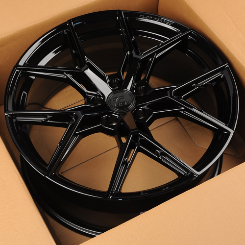 Tisli Hyperion H 8.5x19/5x114.3 D67.1 ET40 Gloss Black