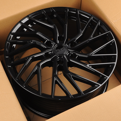 Riviera RF-17 9.0x20/6x139.7 D106.1 ET40 Gloss Black