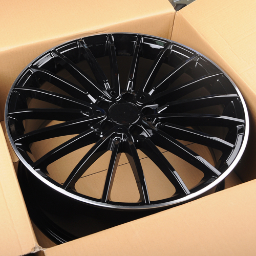 KoKo Kuture 0235 9.5x20/5x112 D66.6 ET43 Gloss Black with Lip Polish (задняя ось)