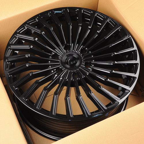 Tisli Spark B 9.0x20/5x114.3 D73.1 ET35 Gloss Black
